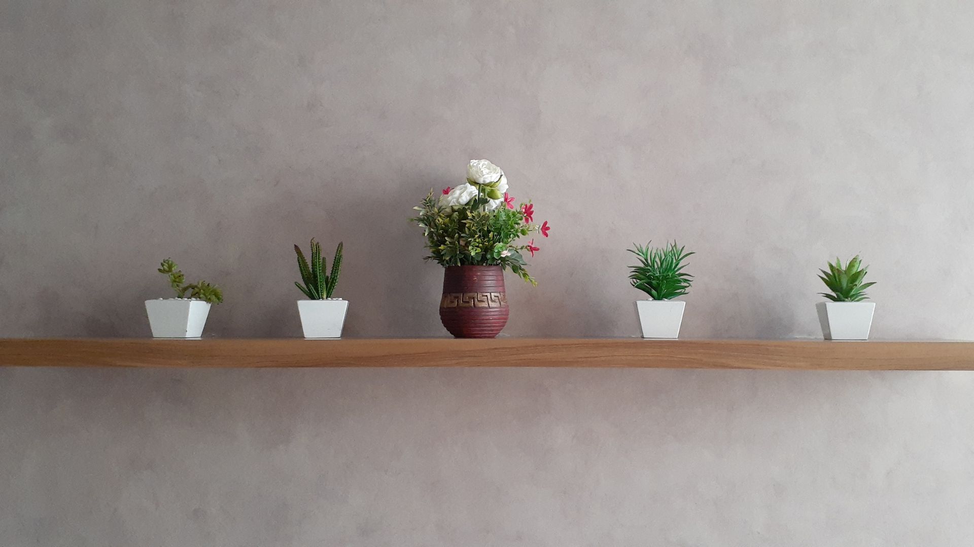Floating shelf.